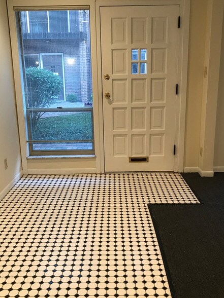 More Photos Of 1989 W 5th Ave, Columbus Office For Lease