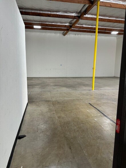 More Photos Of 5395 Industrial Dr, Huntington Beach Warehouse For Lease