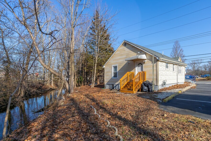 More Photos Of 2453 Delsea Dr, Franklinville Office For Sale