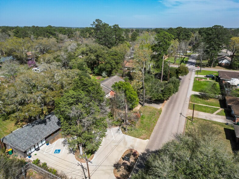 More Photos Of 408 Wilson Rd, Conroe Loft Creative Space For Lease