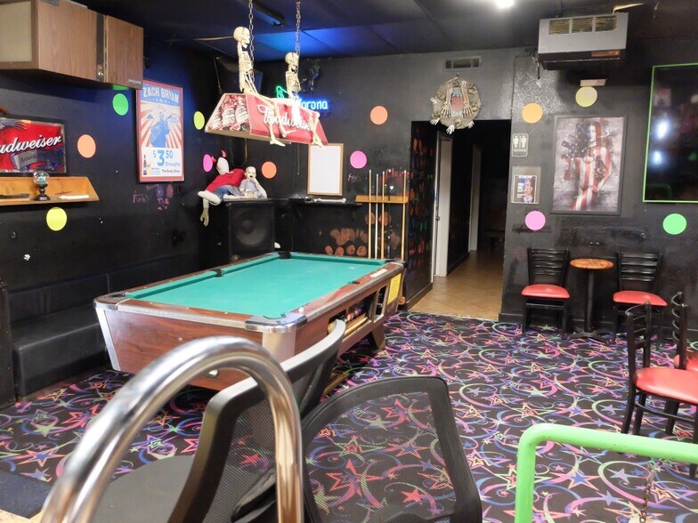 More Photos Of 54230 E 120 Rd, Miami Bar For Sale
