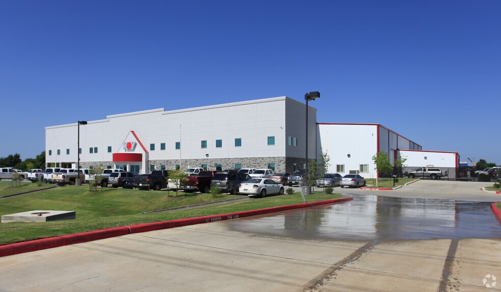 More Photos Of 6602 Newcastle Rd, Oklahoma City Warehouse For Sale
