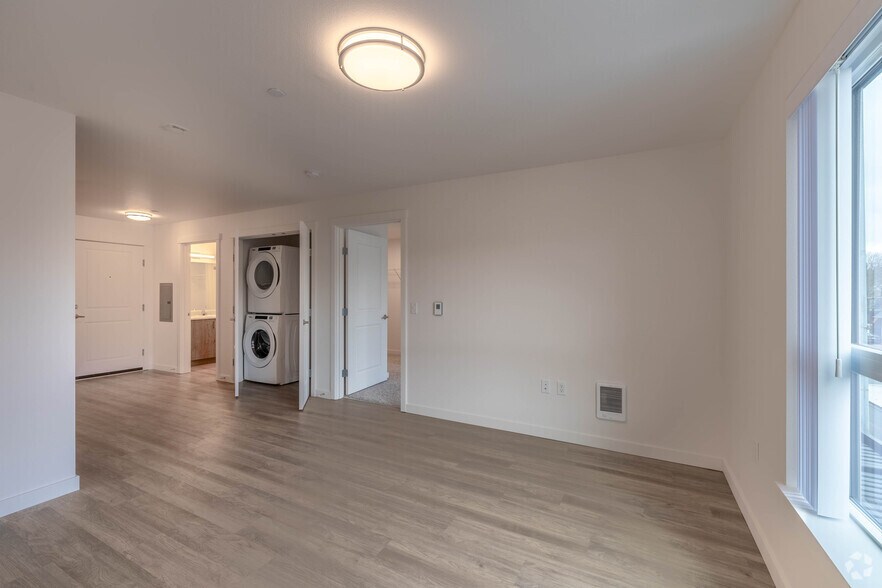 More Photos Of 12548 Lake City Way NE, Seattle Apartments For Lease