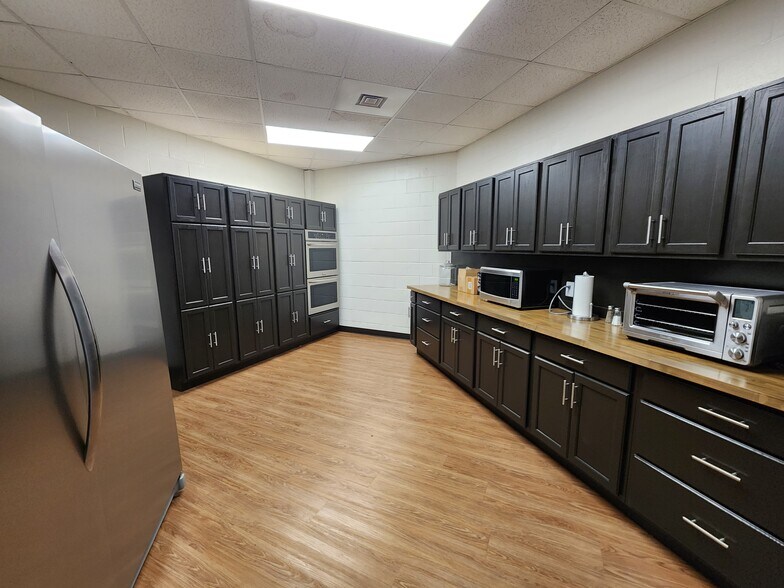 More Photos Of 501 Howell Rd, Greenville Office For Lease