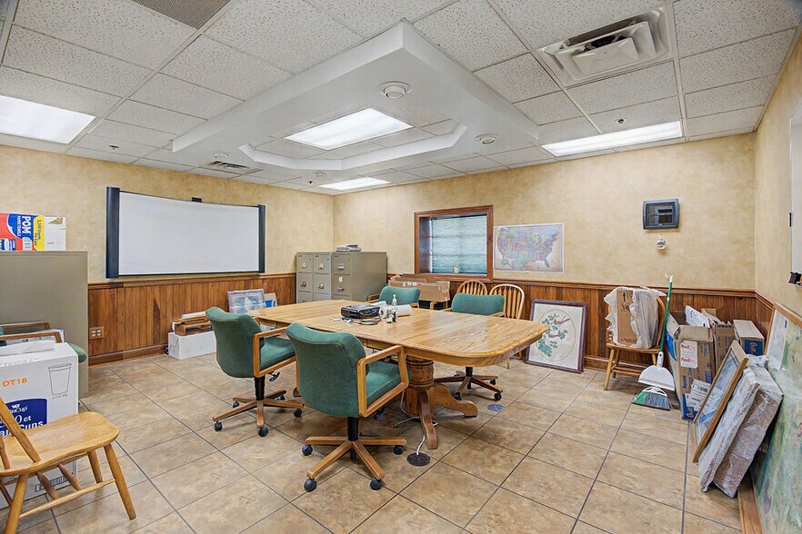 More Photos Of 288 Premium Dr, Central City Manufacturing For Sale