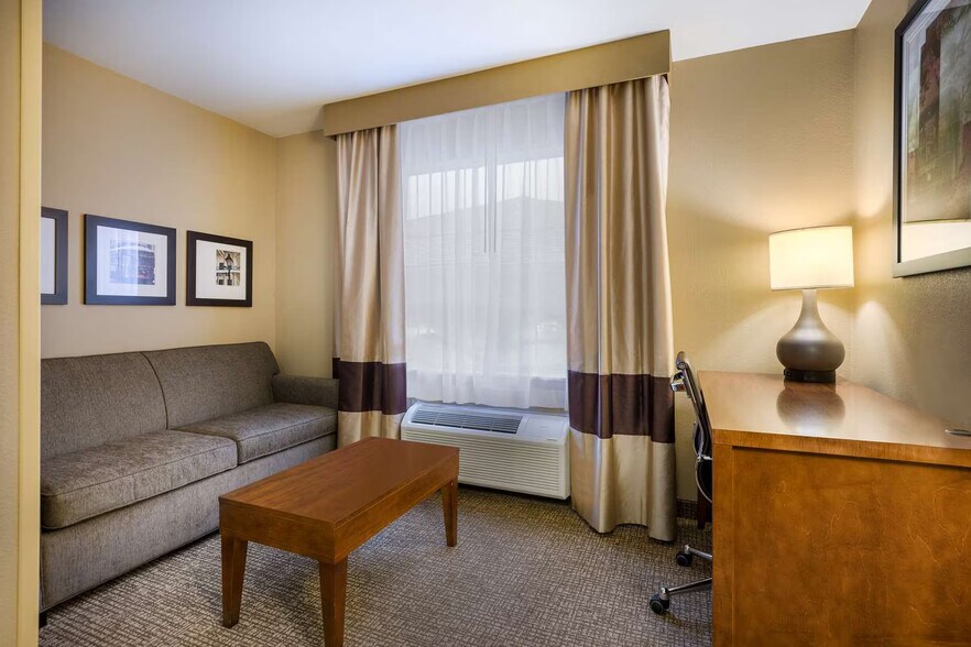 More Photos Of 610 Martin Luther King Jr Blvd, Morgan City Hotel For Sale