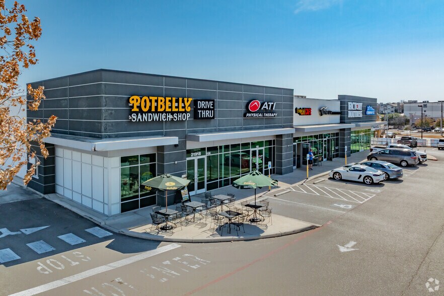 Primary Photo Of 21918 US 281, San Antonio Freestanding For Lease
