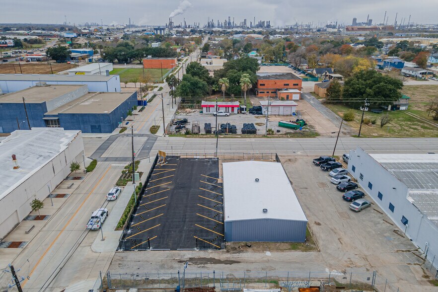 More Photos Of 104 N Shaver St, Pasadena Industrial For Lease