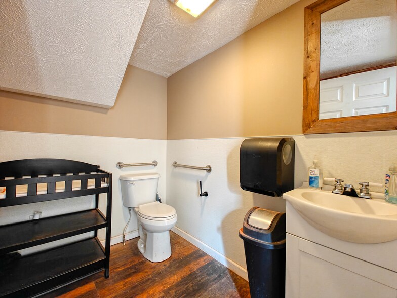 More Photos Of 17 Broadway St, McKenzie Storefront For Sale