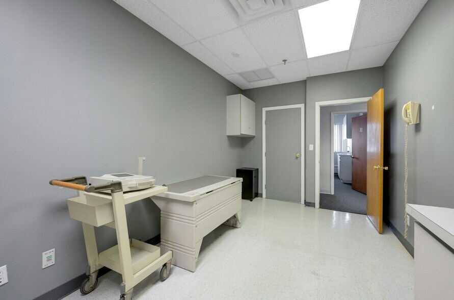 More Photos Of 970 N Broadway, Yonkers Medical For Lease