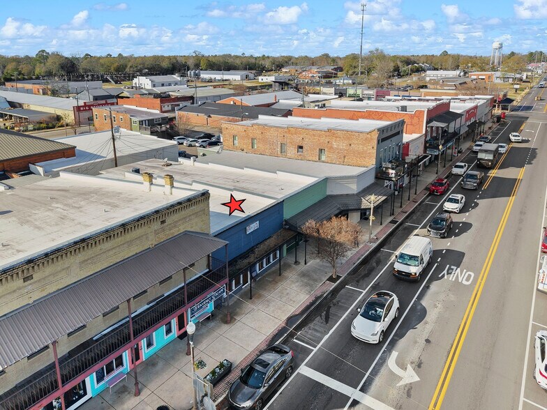 More Photos Of 105 N Main St, Atmore Office For Sale