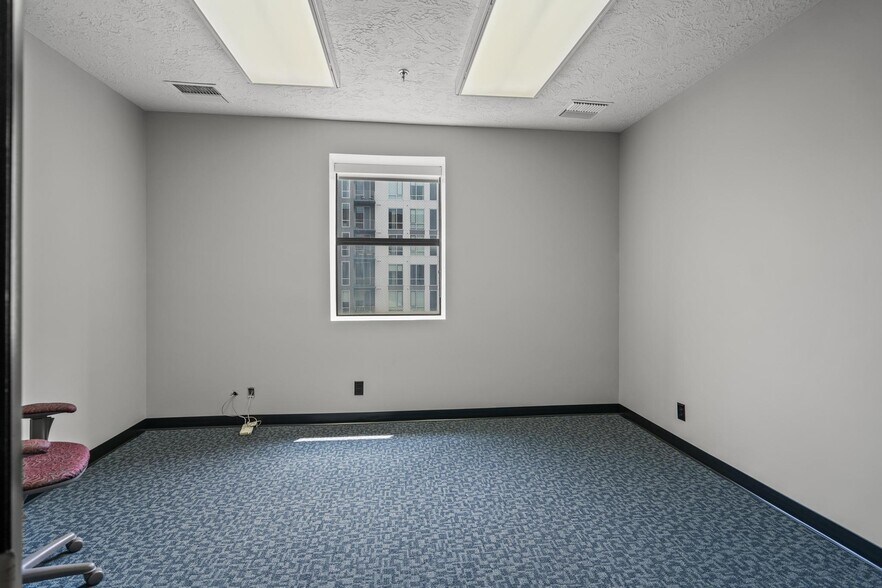 More Photos Of 817 Main St, Cincinnati Coworking Space