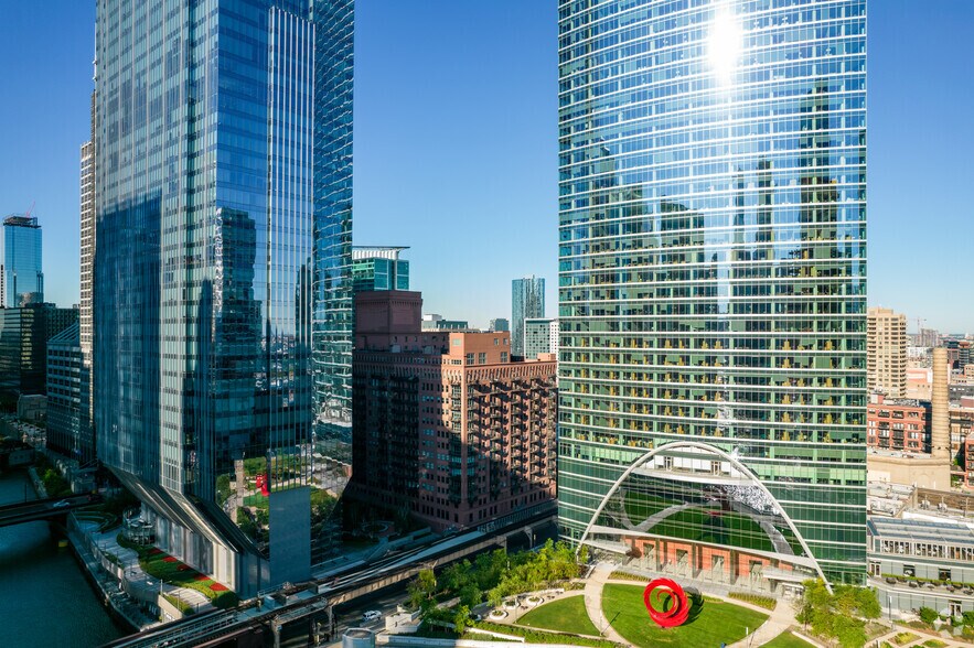 More Photos Of 444 W Lake St, Chicago Office For Lease