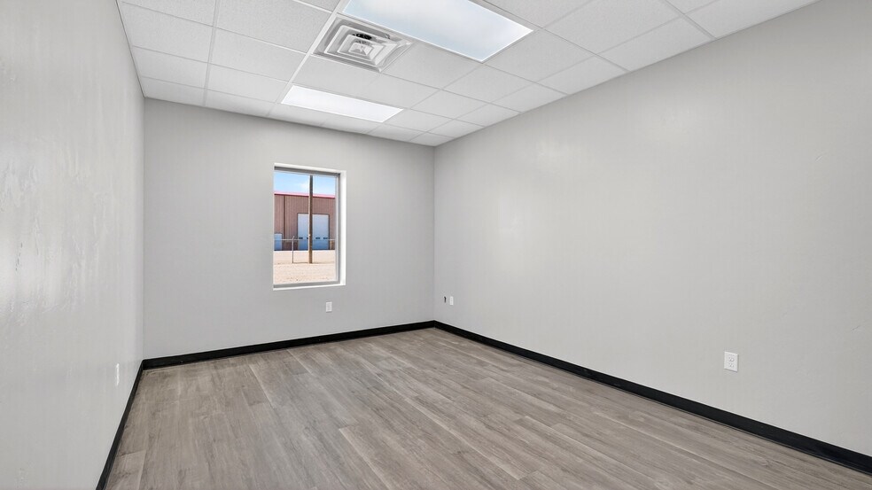 More Photos Of 16510 W Basin St, Odessa Warehouse For Sale