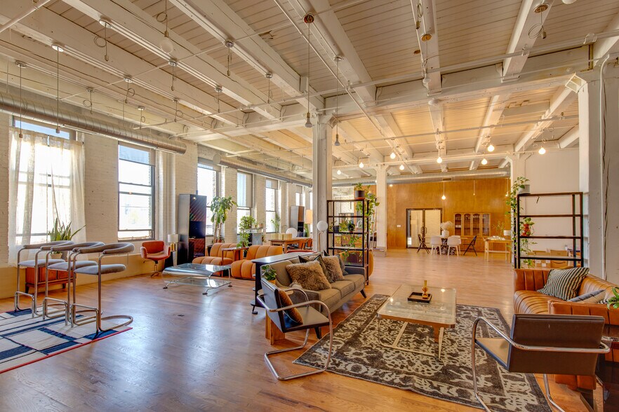 More Photos Of 1821 W Hubbard St, Chicago Loft Creative Space For Lease