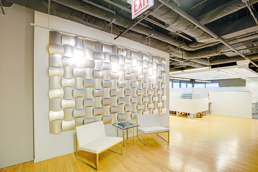 More Photos Of 55 W Wacker Dr, Chicago Office For Sale