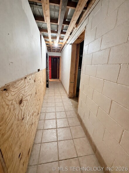 More Photos Of 5268 S Highway 377, Kingston Bar For Sale