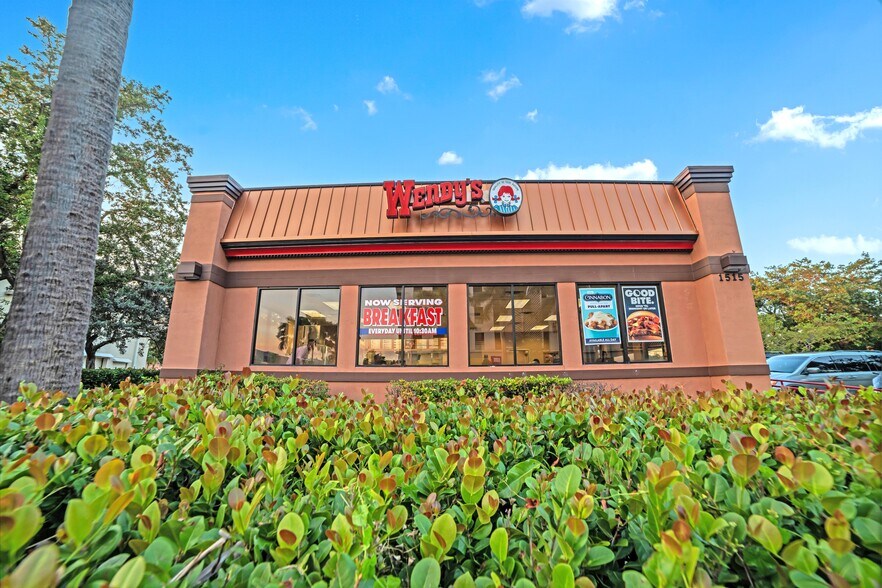 More Photos Of 1515 NW 7th St, Miami Freestanding For Lease