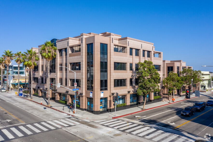 Primary Photo Of 808 Wilshire Blvd, Santa Monica Coworking Space