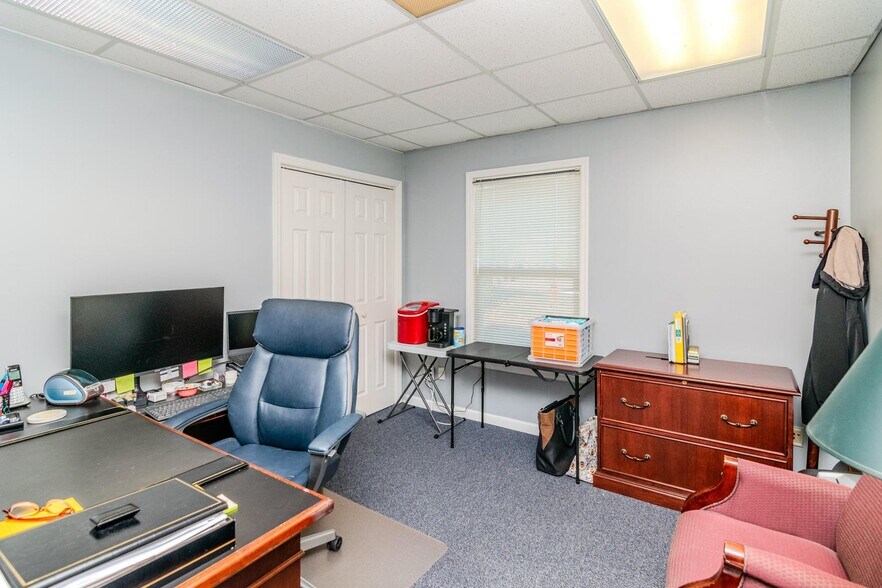 More Photos Of 100-102 Consumer Ln, Frankfort Office For Sale