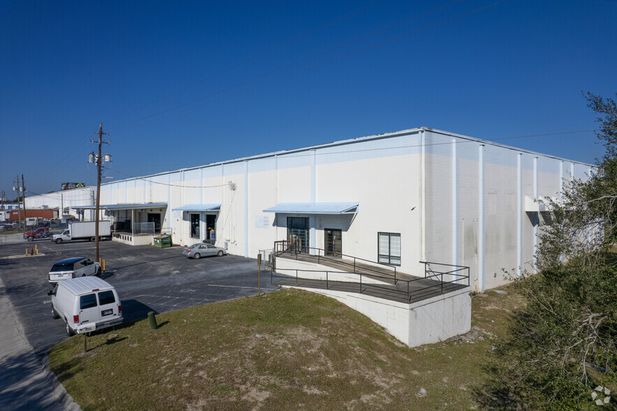 Primary Photo Of 5520 E Giddens Ave, Tampa Warehouse For Lease