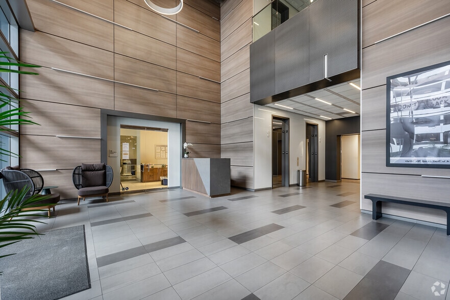 More Photos Of 1640 S Sepulveda Blvd, Los Angeles Office For Lease