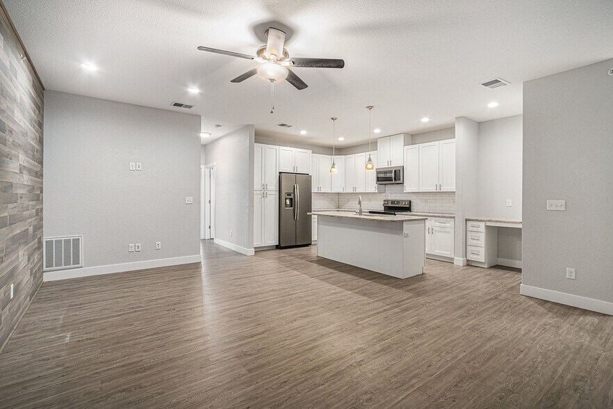 More Photos Of 7935 6th St, Wellington Office Residential For Sale