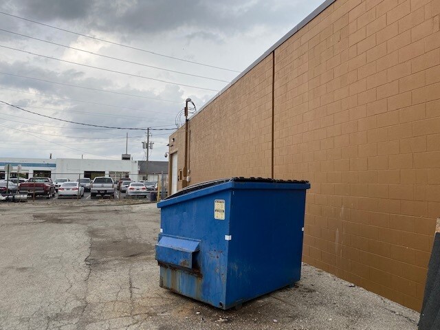 More Photos Of 5306-5312 N Keystone Ave, Indianapolis Showroom For Lease