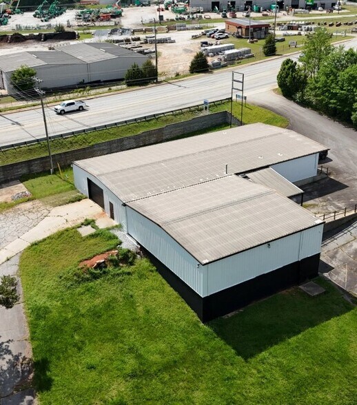More Photos Of 2607 S Highway 14, Greer Light Manufacturing For Sale