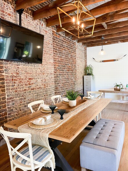 More Photos Of 4873 N Main St, Acworth Storefront For Sale