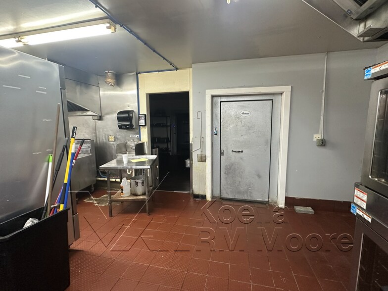 More Photos Of 10321 Chapman Hwy, Seymour Restaurant For Sale