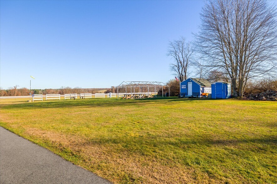 More Photos Of 89 Route 169, Woodstock Airport For Sale