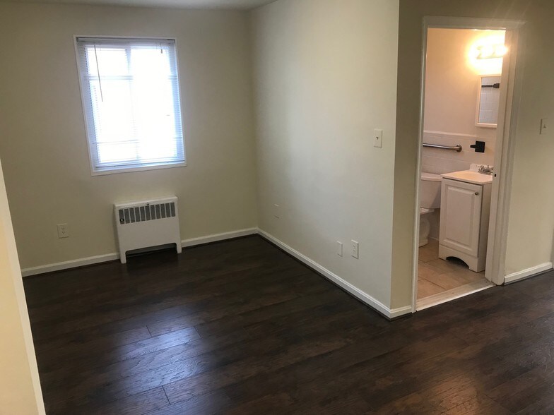 More Photos Of 1017 University Blvd E, Silver Spring Office For Lease