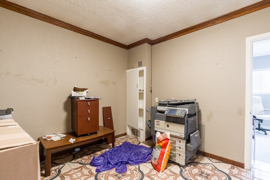 More Photos Of 1809 34th St, Lubbock Religious Facility For Sale