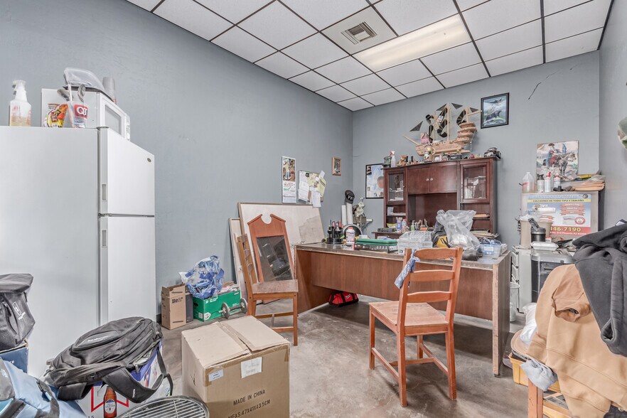 More Photos Of 6016 N 57th Ave, Glendale Warehouse For Sale