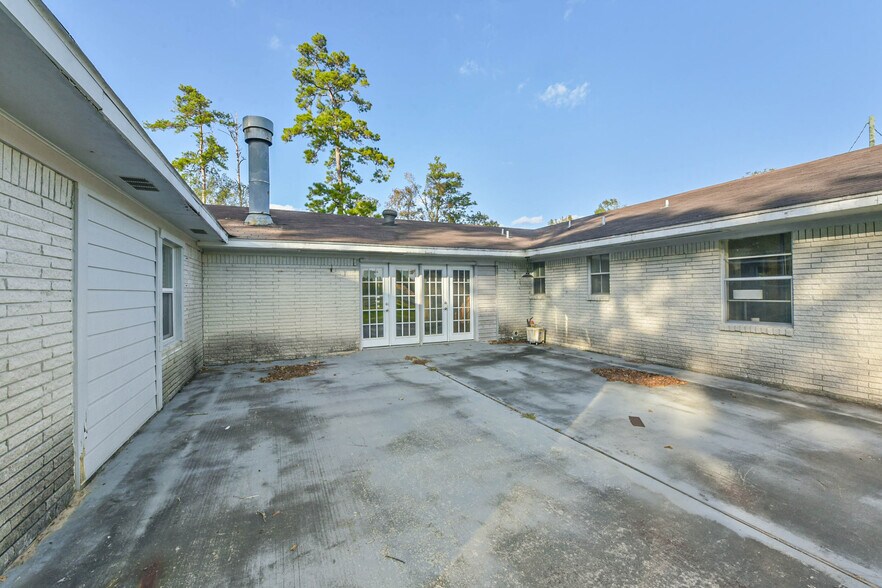 More Photos Of 1270 CR 2293, Cleveland Assisted Living For Sale