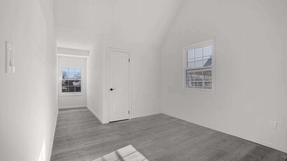 More Photos Of 129 New Dorp Plz, Staten Island Office Residential For Sale