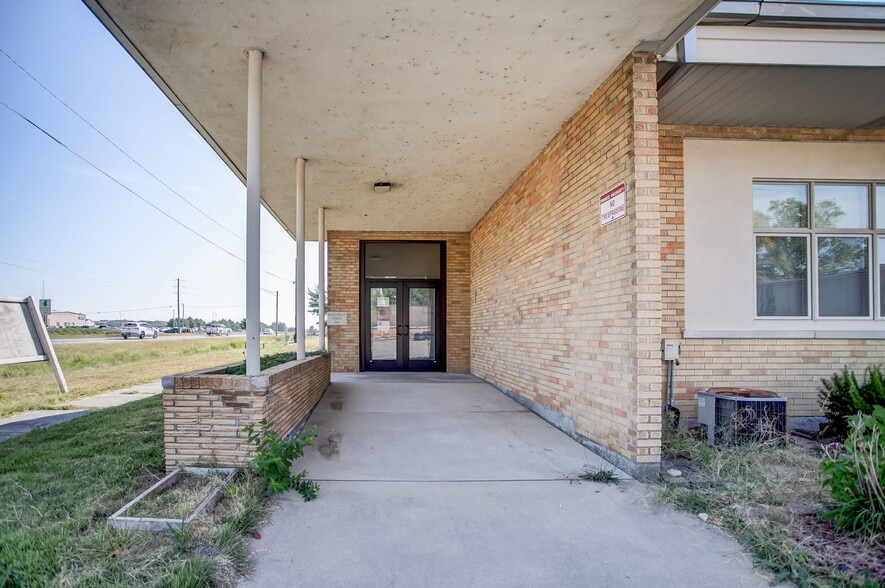More Photos Of 1901 Mascoutah Ave, Belleville Schools For Sale