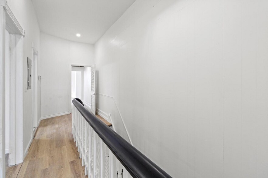 More Photos Of 1602 S Broad St, Philadelphia Office Residential For Sale