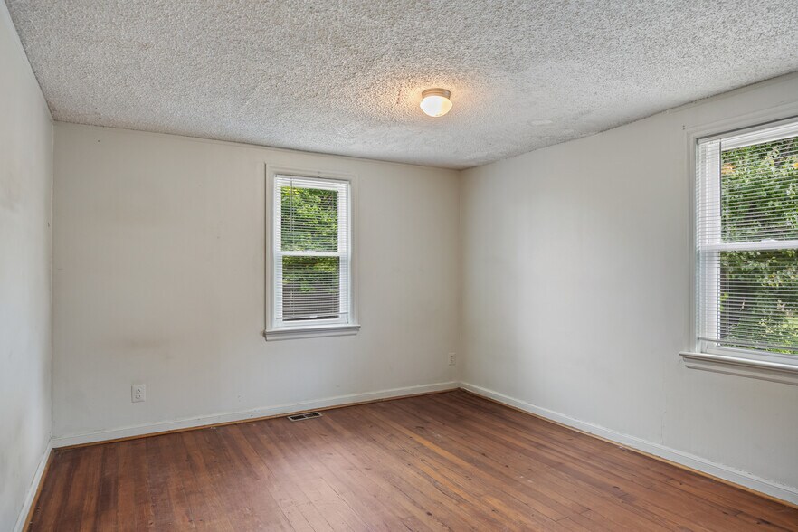 More Photos Of 214 S White Horse Pike, Waterford Works Office For Sale