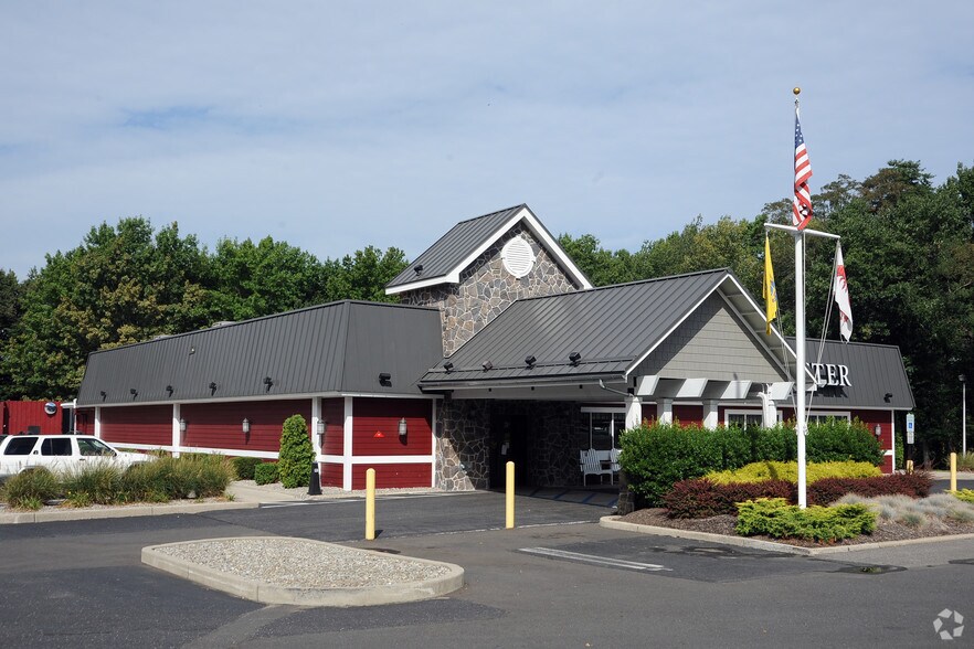Primary Photo Of 2200 Highway 35, Oakhurst Restaurant For Lease