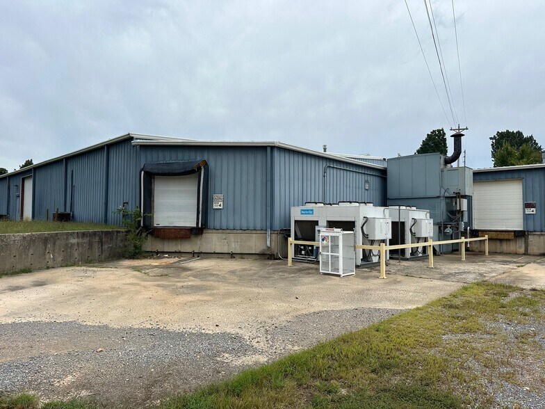 More Photos Of 212 W Fair St, Marshall Manufacturing For Sale