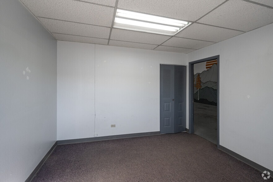 More Photos Of 6321 N Washington St, Denver Warehouse For Lease