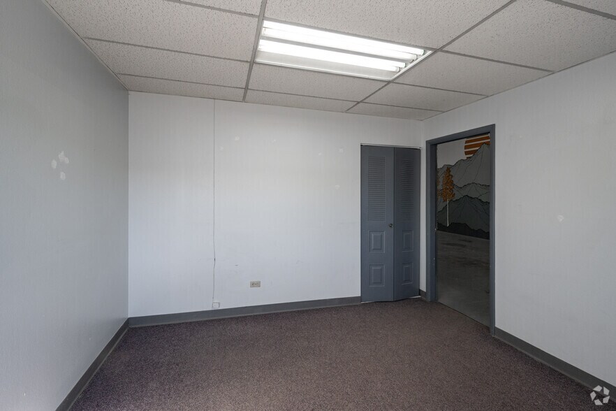 More Photos Of 6321 N Washington St, Denver Warehouse For Lease