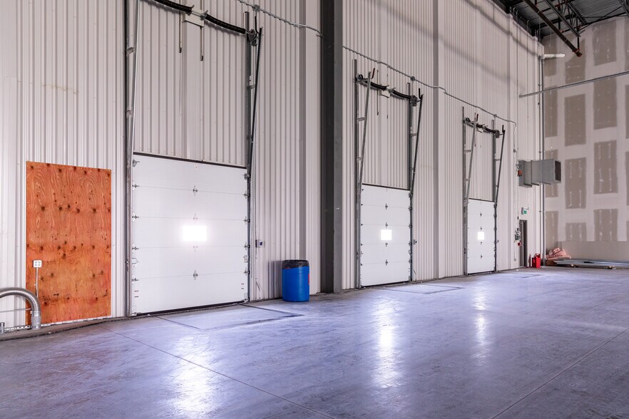 More Photos Of 1259 Centennial Dr, Kingston Distribution For Lease