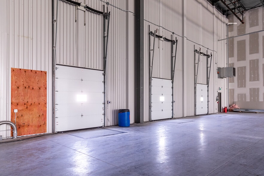 More Photos Of 1259 Centennial Dr, Kingston Distribution For Lease