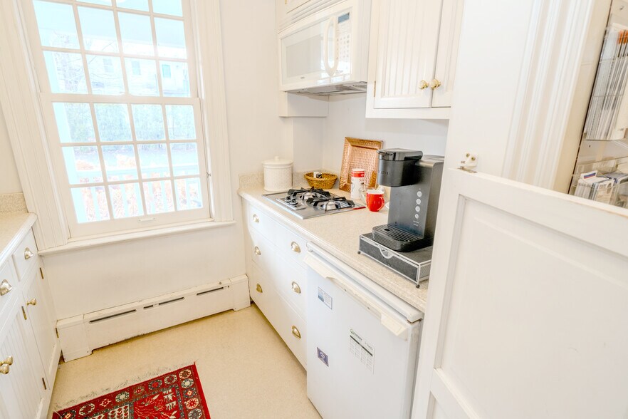 More Photos Of 73 Elm St, Camden Office For Sale