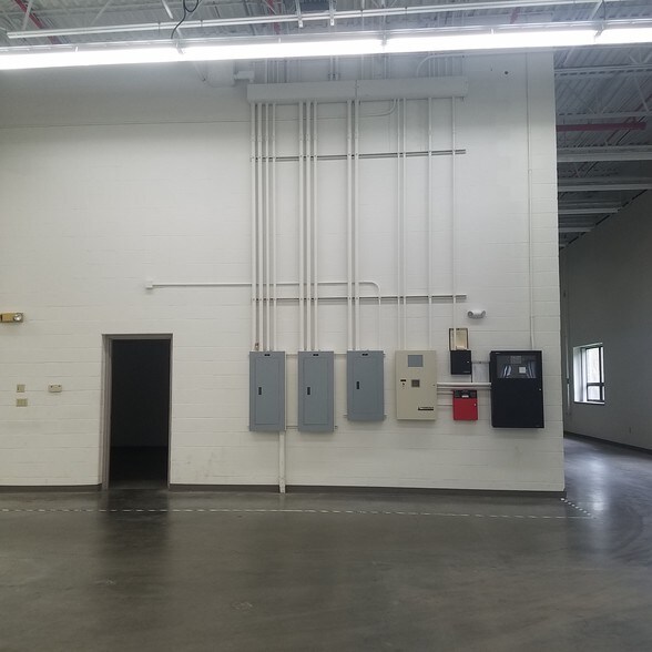 More Photos Of 1 Precision Way, Jamestown Distribution For Sale