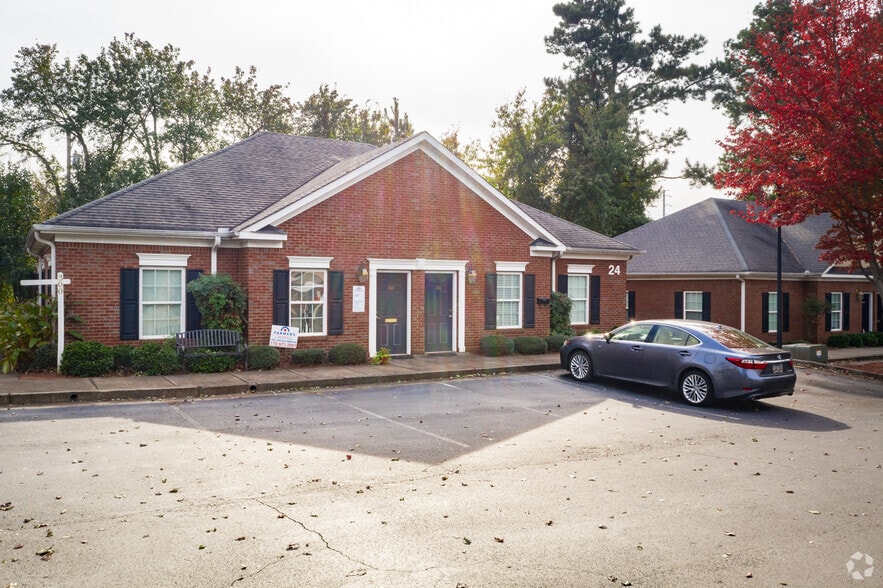 More Photos Of 2440 Sandy Plains Rd, Marietta Office Residential For Sale