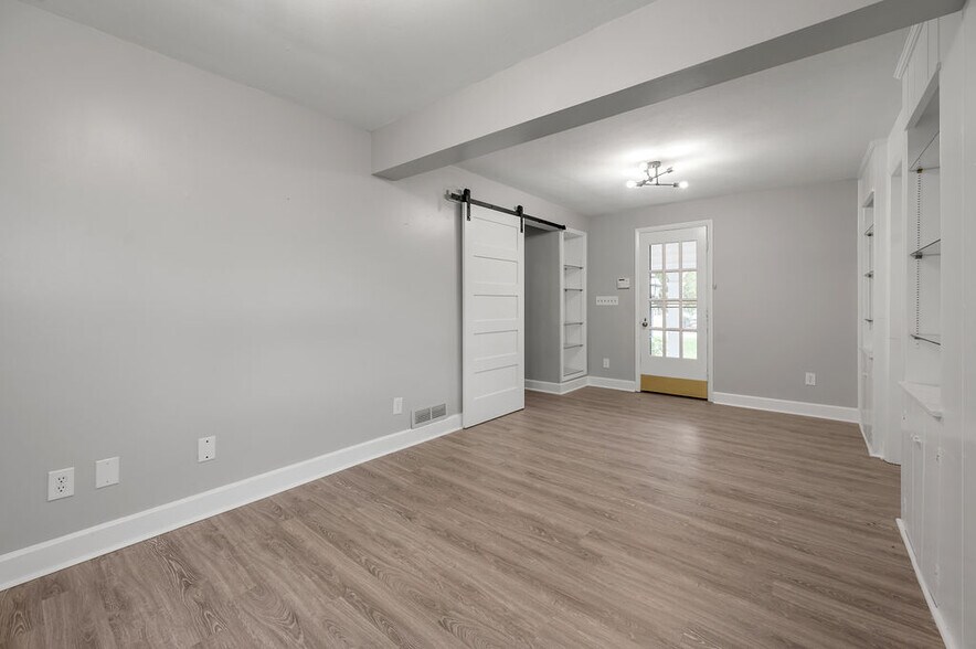 More Photos Of 454 Big Hill Ave, Richmond Office Residential For Sale